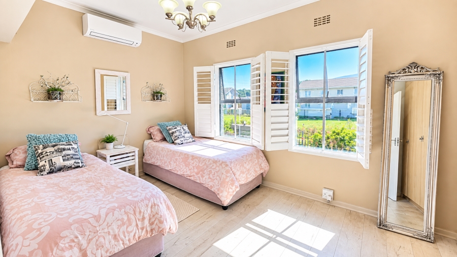 3 Bedroom Property for Sale in Plattekloof Western Cape